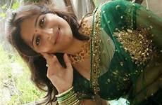 indian beautiful bhabhi saree girls selfie desi hot housewives sexy india tamil homely collection