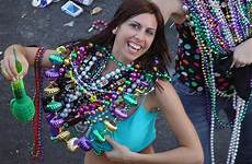 gras mardi beads orleans boobs party parade babes women fat tuesday girls flash celebration dallas people lot boob colorful craziness