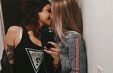 kissing hot lesbians bisexual lez novio