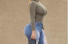 instagram booty model woman her big butt andrea aussie year posting selfies earns racy