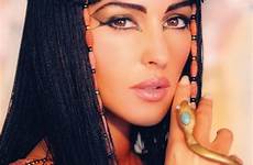 cleopatra bellucci egyptian eye