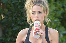 denise richards body gym hot bra sports sexy looks she huffpost pilates celebs hitting amazing abs celebrities loading toned leaves