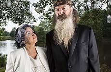 robertson phil kay wife carroway duck dynasty wedding season family marsha vows renew premiere couple four miss today dating dailyentertainmentnews