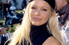pamela anderson 90s pam young 1994 early bombshell me women reddit stacy goals told dad gorgeous comments cac remember standard