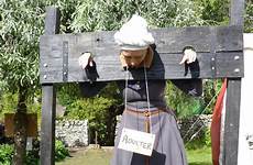 pillory stocks pillories medievale salvato punishment tibool