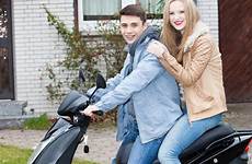 attrayants jeunes adolescents couples aantrekkelijk