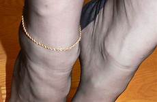 nylons toes ankle