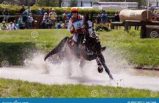 horse race water running cross country lexington photography kentucky preview through
