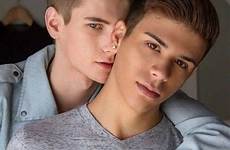 male helix newbies jongens kissing ragazzi gayboy schwul relatos handsome jonge momentos historias amore homo minets gays jeune adolescenti mannen