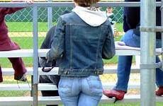 jeans mom tight soccer sexy ass candid street voyeur girls spandex moms butt nude leggings booty babe nice dresses