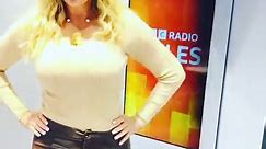 Carol Vorderman is absolutely stunning in daring leather skirt