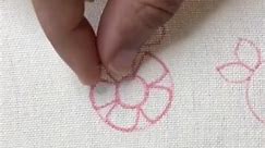 Flower hand embroidery, Basic hand embroidery stitch, Hand embroidery for beginners, Simple embroidery DM for credit or removal 💌 (All rights are reserved & belong to their respective owners) Collected ©️©️ #handmade #handembroidery #handembroiderytutorial #reelschallenge #reelsfypシ #reelsviralシ #reelsfb #reelsfbシ #reelsfypシ゚ #reelsvideo #reelinstragram #embroidery #handembroiderydesign #viralvideo #viralreels #usa | Free Hand Embroidery
