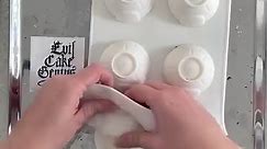 Make Mini Igloo Cakes!