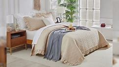 Ruffled Quilt Set California King Size 100 * 114 in - 3 Pieces Solid Shabby Chic Farmhouse Ruffle Bedding Rustic Coverlet & Sets Lightweight Fluffy Summer Oversized Bedspread with Shams - White