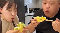 Wow 🤩 Mouth-Watering 🤤 Unique Husband And Wife Eating Tasty Traditional Chinese Food 🍚🍙🍣🍛🍜🤩🤣🤤❤️💙💚