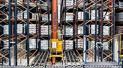 Stacker cranes for pallets