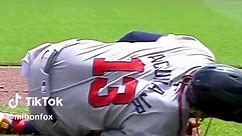 Ronald Acuña Jr. went down in pain on a non contact injury 🙏 #mlb #braves #ronaldacuñajr