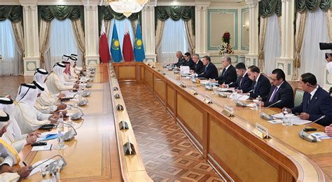 Лидеры Казахстана и Катара провели переговоры в расширенном формате ...