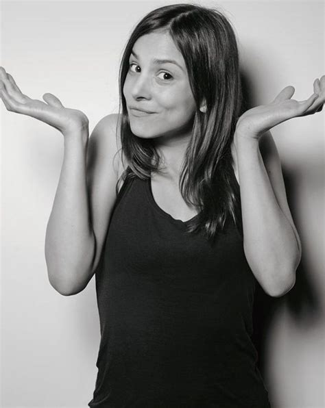 Und im flieger mit einer kombination aus willenskraft und konzentration versucht, mich abzulenken. Aylin Tezel im Foto-Interview - SZ Magazin