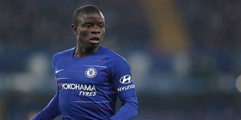 One of the best midfielders in the world, and definitely the one with the brightest smile! Chelsea: L'étonnante réaction de Ngolo Kanté bousculé par ...