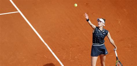 Tenistka markéta vondroušová prožívá snové french open. Na pražském turnaji nahradí Vondroušovou Tereza Martincová ...