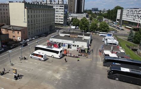 Jun 07, 2021 · nowe centrum przesiadkowe obejmuje niewielki dworzec autobusowy z zadaszonymi peronami i pomieszczeniem z poczekalnią, parking oraz infrastrukturę rowerową. Dworzec autobusowy w Katowicach zostanie wyburzony. Echo ...