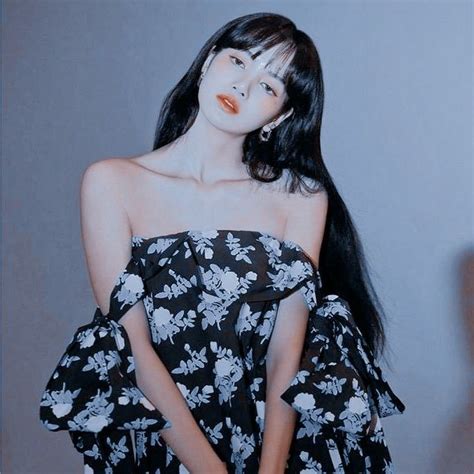 Lisa blackpink fondo de pantalla las mejores fotos tumblr fotos de chicas black pink integrantes imagenes de black. Lisa BLACKPINK aesthetic icon !! trong 2020 | Dễ thương