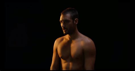 Watch the video for revoir from jérémy frerot's chérie fm : Jérémy Frérot : Crâne rasé et torse nu dans son nouveau ...