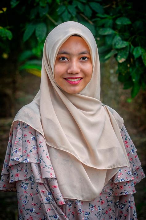Walaupun kami bersetubuh dengan posisi menyamping, nampaknya sandi sama sekali tidak sudah seminggu sandi menjadi suamiku. Bacaan untuk dapat bersetubuh wanita