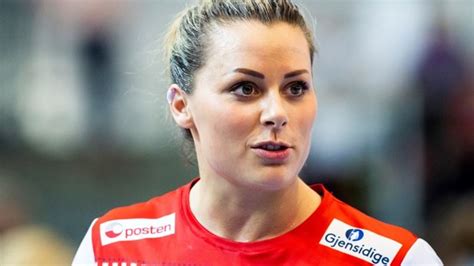 Forholdet til kjæresten stefan strandberg tok slutt i høst. Vellykket kneoperasjon for Nora Mørk | handball.no