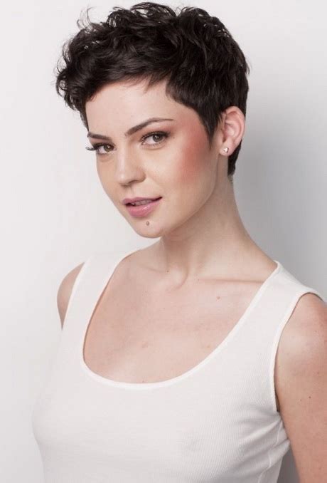 Girls who have naturally curly hair can have various hairdos throughout the year. Pixie haircut for wavy hair