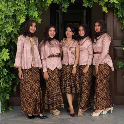 Check spelling or type a new query. √ 30+ Model Kebaya Modern Terbaru (INSPIRASI, REMAJA, GAMBAR)