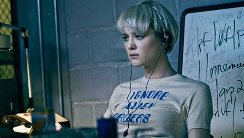 She studied acting at the neighborhood playhouse in new york city. CELLULOID AND CIGARETTE BURNS: Mackenzie Davis Joins Matt ...