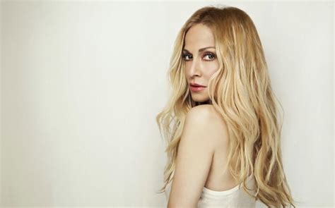 (c) 2003 sony music entertainment (greece) a.e. Anna Vissi | Piraeus | September 10 | What's On ...