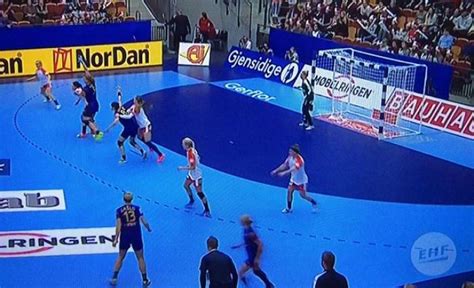 Campionatul european de fotbal (euro sau ce) este un turneu care se desfășoară o dată la patru ani între echipele naționale de fotbal ale statelor membre uefa. Campionatul European de Handbal: România - Danermarca ...