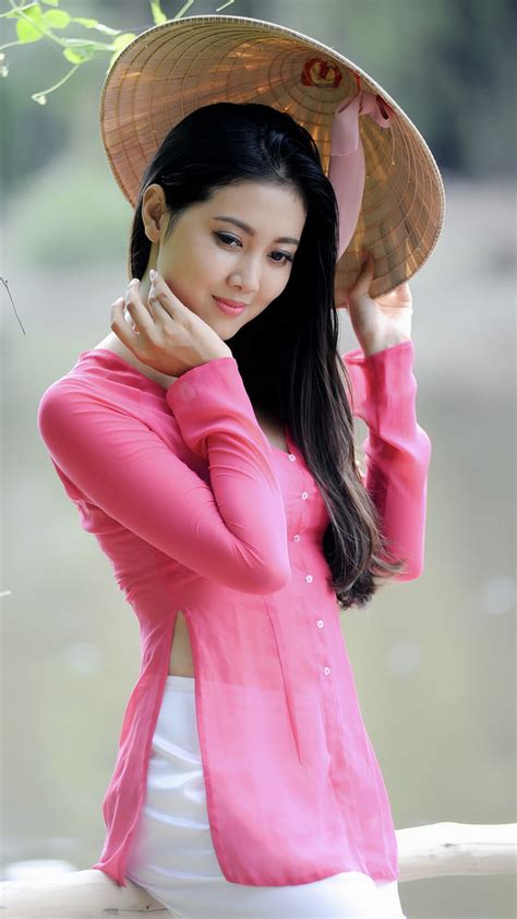 Find the perfect beautiful vietnamese girls stock photos and editorial news pictures from getty browse 713 beautiful vietnamese girls stock photos and images available, or start a new search to. Vietnam Beauty — Beautiful Viêtnamese Girl in Vietnamese ...