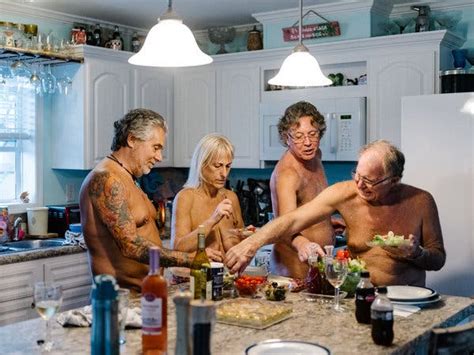 Nudist colony pictures mp4 porn. El arte de cocinar sin ropa - The New York Times