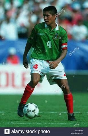 Hay que recordar que nacho ambriz llevó el gafete de la capitán por muchos años de la selección mexicana y es por ello que, a analistas como heriberto murrieta, no le. Ignacio Ambriz | Seleccion mexicana jugadores, Seleccion ...