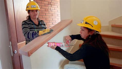 El bono al trabajo de la mujer es uno de los beneficios que entrega el servicio nacional de. Realizan pago Bono Trabajo Mujer y Empleo Joven de marzo | Tele 13