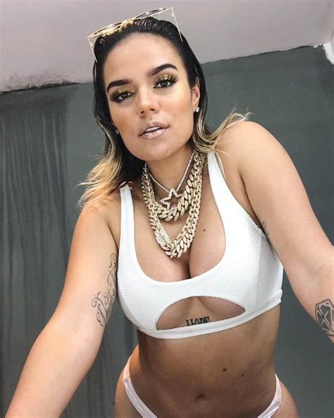 Se inició así en el mundo del reguetón, como corista del cantante. 49 hot pictures of Karol G Bikini will make you long for her