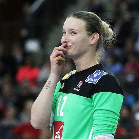 1.78 m (5 ft 10 in) playing position: Handball : L'ex-péageoise Amandine Leynaud championne du ...