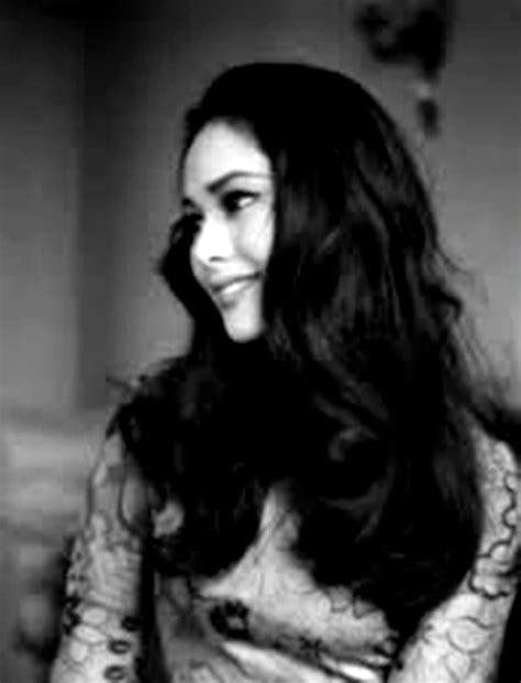 February 6, 1940), widely known in japan as dewi fujin (デヴィ夫人, lady dewi, madame dewi), is a japanese businesswoman, socialite, television personality and. Koleksi Foto Mantan First Lady Ratna Sari Dewi Soekarno ...