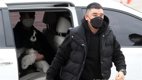 Hyunseung ile birlikte elenen seungri, sonrasında başkanın verdiği son şansı iyi değerlendirdi ve gruba katılmayı. Hari Ini, Seungri Eks Big Bang Resmi Jalani Wajib Militer