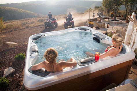Stretching across canada and america, the first settled in the 1880s as a spa resort that was built around three naturally sulphurous hot springs, the. Rub-A-Dub-Dub: 4 Reasons Your Home Needs A Hot Tub | My ...