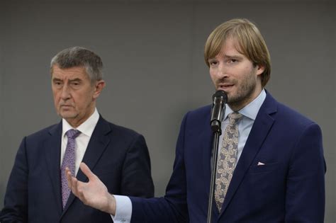 Března 2020 veřejnosti oznámil adam vojtěch (34) první tři záchyty pozitivně testovaných osob. andrej babiš adam vojtěch ANO (IHNED.cz)