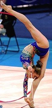 Behind contortionist fingered head milf. Elaine Nelson #flexible #contortionist #contortion #legs # ...