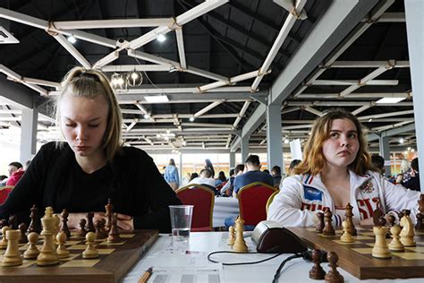 Use the four cursor keys and enter to replay the game. Russian Youth Championships Enter Final Straight