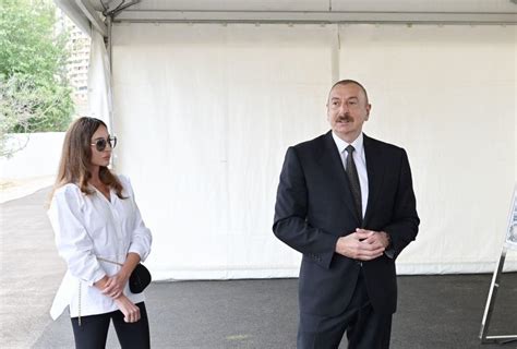 İlham aliyev 9 ekim 2013'te yapılan cumhurbaşkanlığı seçimlerini resmi açıklamaya göre %84.54 oy oranıyla kazanarak yeniden cumhurbaşkanı seçildi. President Ilham Aliyev, First VP Mehriban Aliyeva donate ...