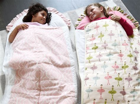 All wiggy's sleeping bags are filled with lamilite insulation and have contoured hood sections. Hoohobbers extra plush Kids Sleeping Bag includes an ...