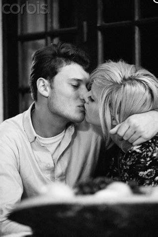 On récolte la vie que l´on sème s: Sylvie Vartan & Johnny Hallyday. | Johnny hallyday, Vartan ...